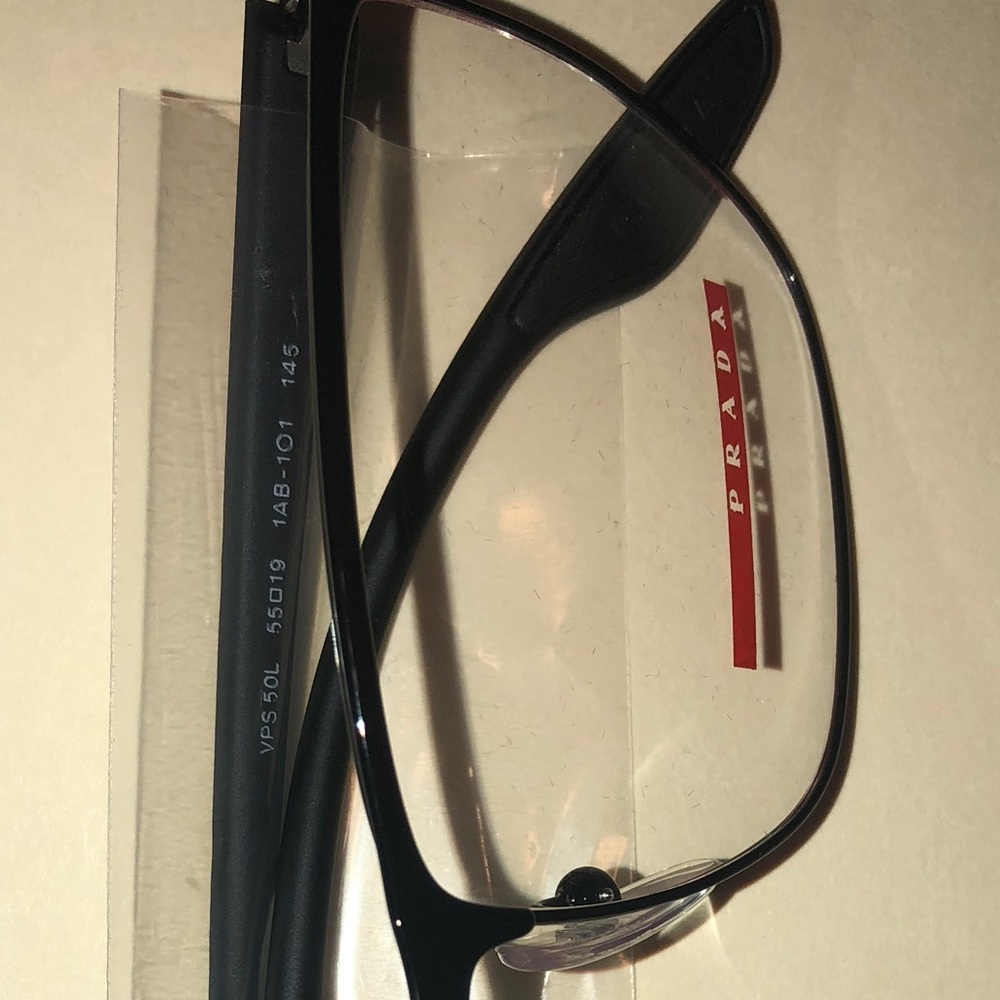 Prada Eyewear - Picture 6 of 8